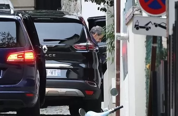 法国前总统萨科齐离开监狱返回家中等待上诉审理-第1张图片- 法国前总统萨科齐离开监狱返回家中等待上诉审理-第1张图片-