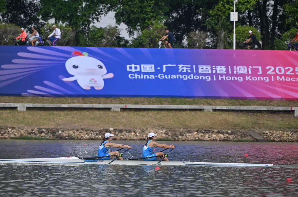 顶峰相见！上海队陈云霞/张灵获全运会女子双人双桨冠军-第1张图片-