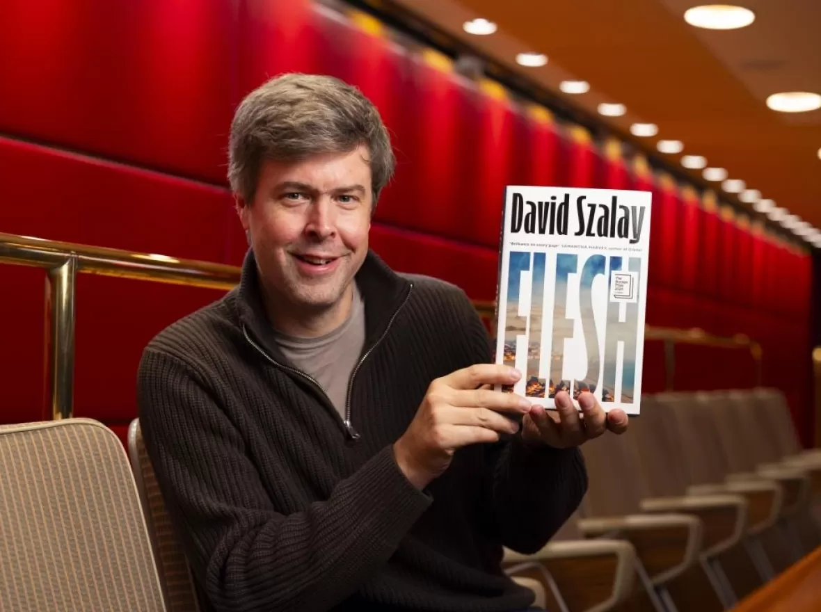 大卫·绍洛伊凭《肉身》获2025布克奖，书中探讨了男性气质-第2张图片-