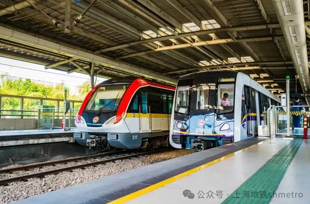 3、4号线共线列车难区分？上海地铁线升级标识方便乘客-第4张图片-