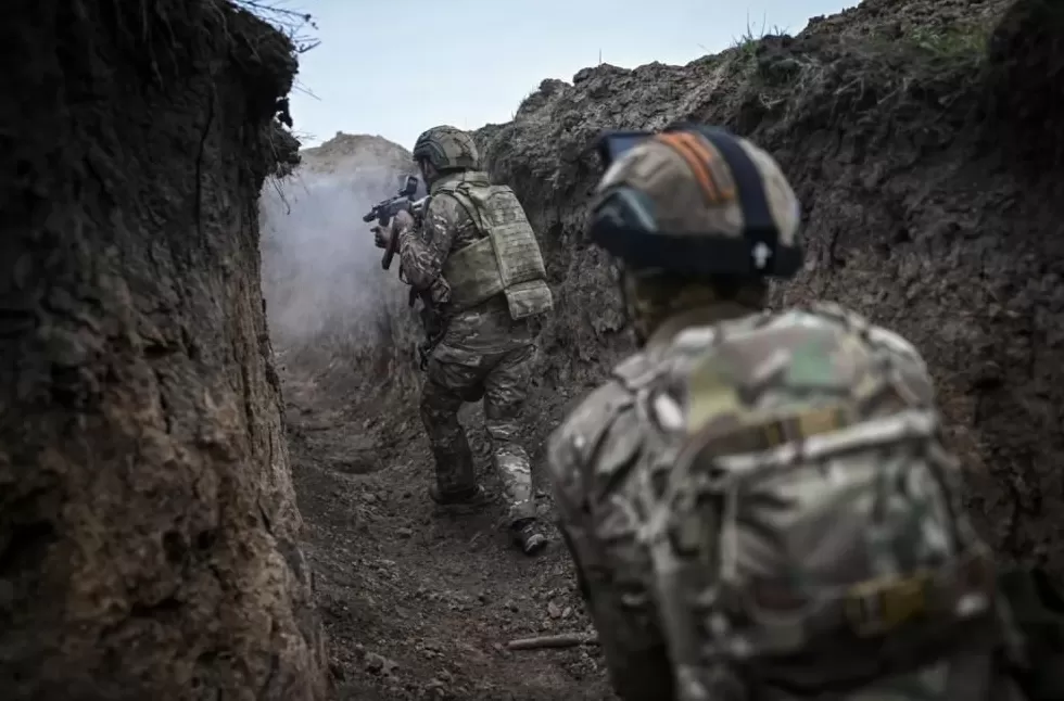 乌东重镇“红军城”陷落在即，西方要崩溃了？-第4张图片-