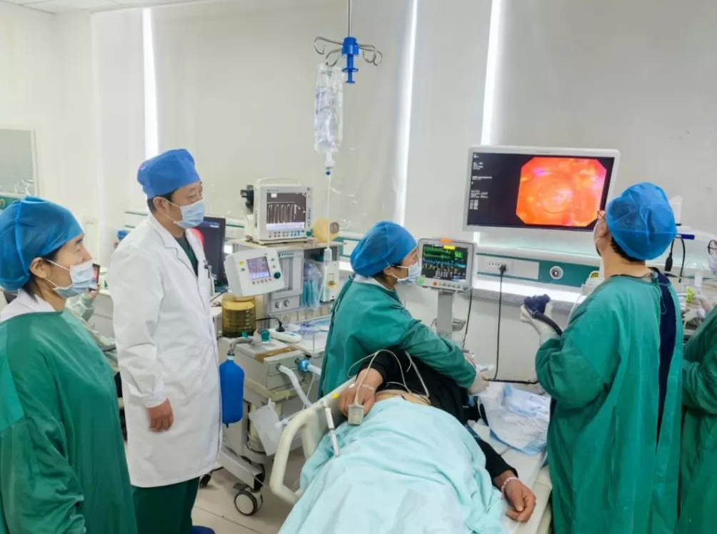 两把牙刷藏在男子胃里27年-第1张图片- 两把牙刷藏在男子胃里27年-第1张图片-