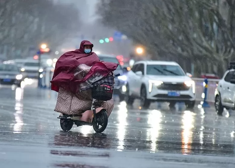 电动车与机动车发生事故责任如何划分？最高法征求意见-第1张图片-