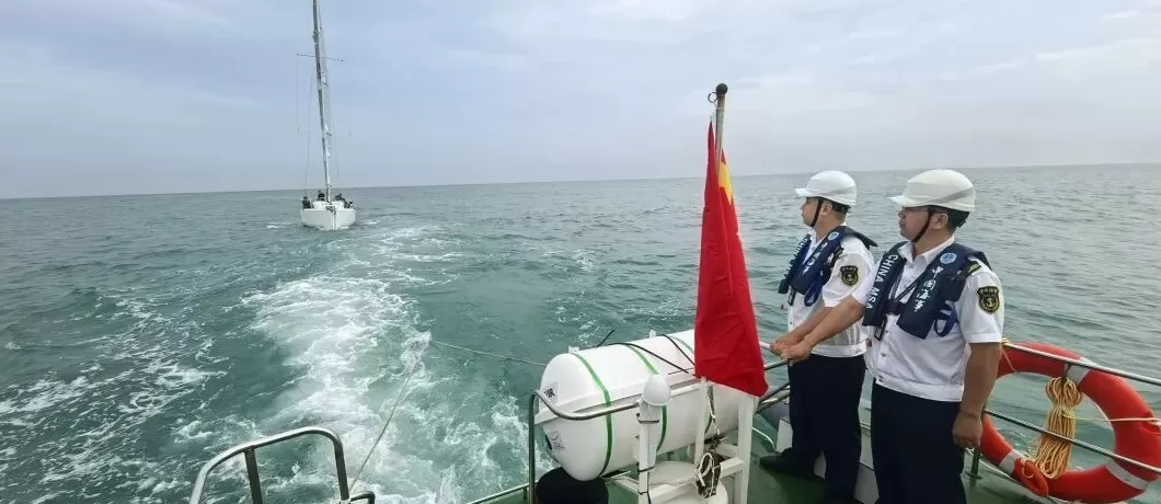 5名外籍人员从越南驾帆船前往香港遇故障被困，海南海事部门紧急救援-第3张图片-