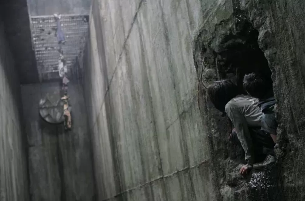 《遗鳍》：韩国怪兽电影的流变与东亚导演的现实焦虑投射-第4张图片-