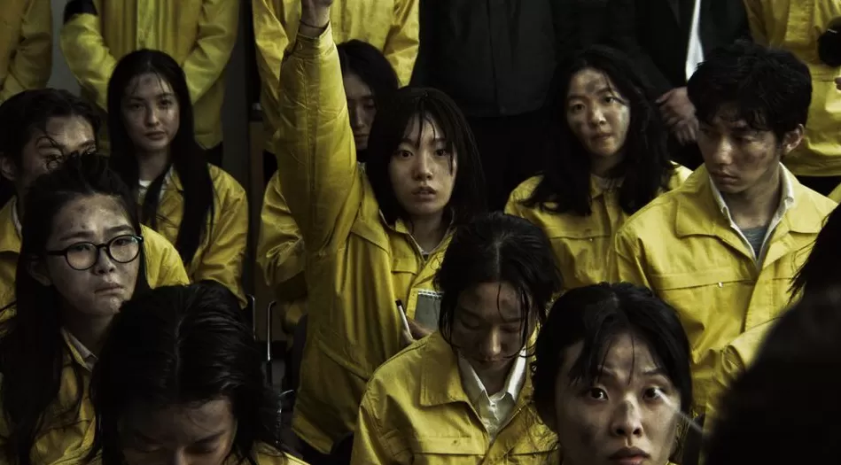 《遗鳍》：韩国怪兽电影的流变与东亚导演的现实焦虑投射-第7张图片-