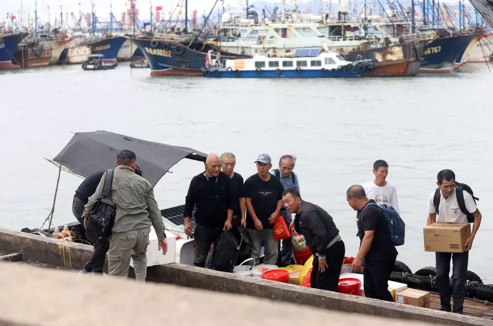 第1现场｜台风“凤凰”携冷空气造风雨，申城下周断崖式降温-第8张图片-
