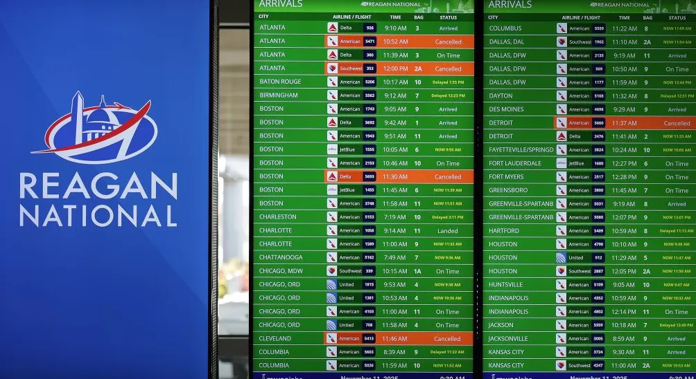 第1现场|全美约6%航班被取消,政府“停摆”重创航空运营-第1张图片- 第1现场|全美约6%航班被取消,政府“停摆”重创航空运营-第1张图片-
