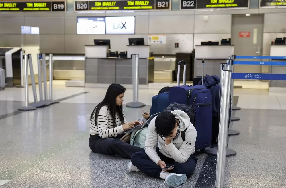 第1现场|全美约6%航班被取消,政府“停摆”重创航空运营-第7张图片- 第1现场|全美约6%航班被取消,政府“停摆”重创航空运营-第7张图片-