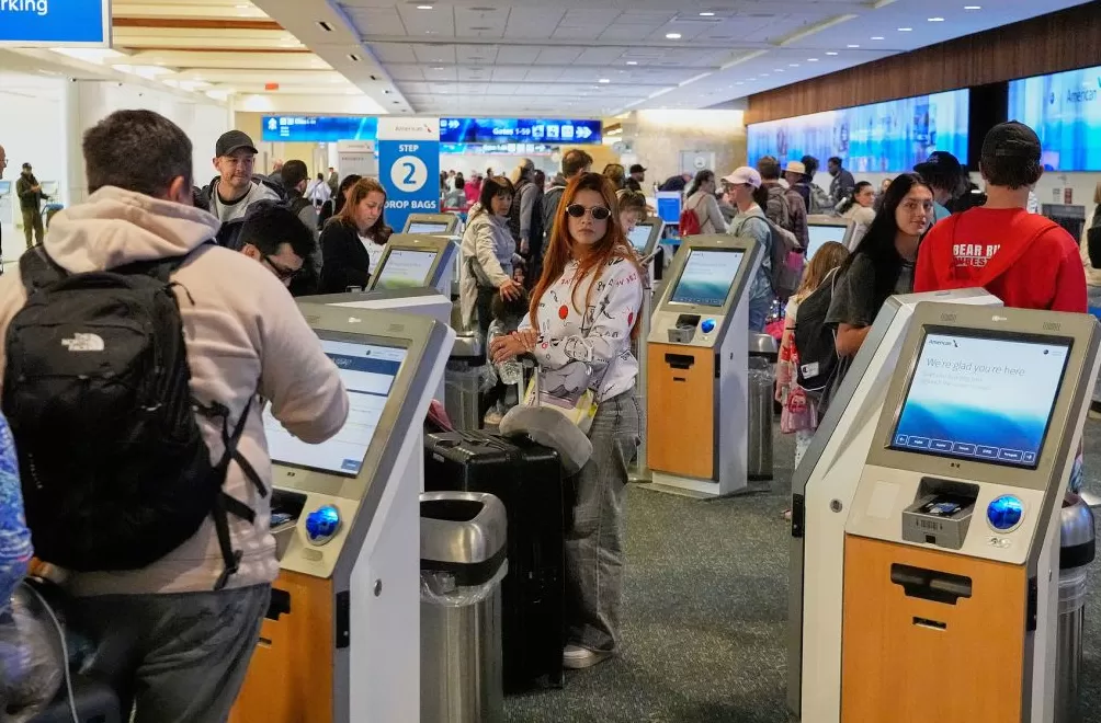 第1现场|全美约6%航班被取消,政府“停摆”重创航空运营-第6张图片- 第1现场|全美约6%航班被取消,政府“停摆”重创航空运营-第6张图片-