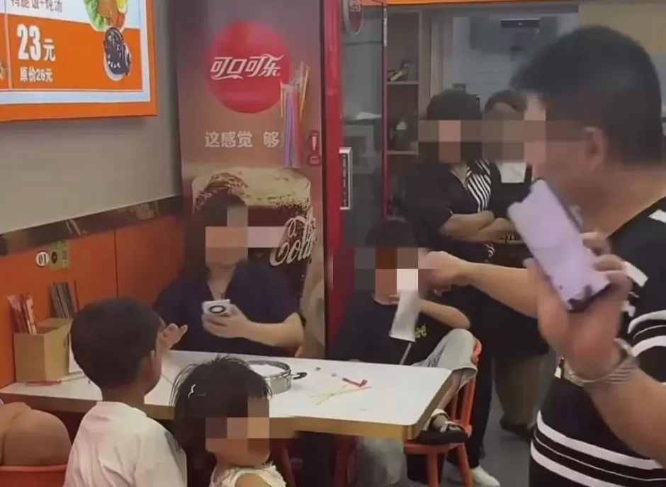 “3女带4孩续面”事件面馆老板被起诉，顾客称法院已立案-第2张图片-