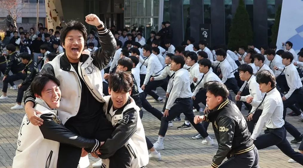 韩国高考人数创七年新高，医学院减招加剧上位圈竞争-第1张图片-