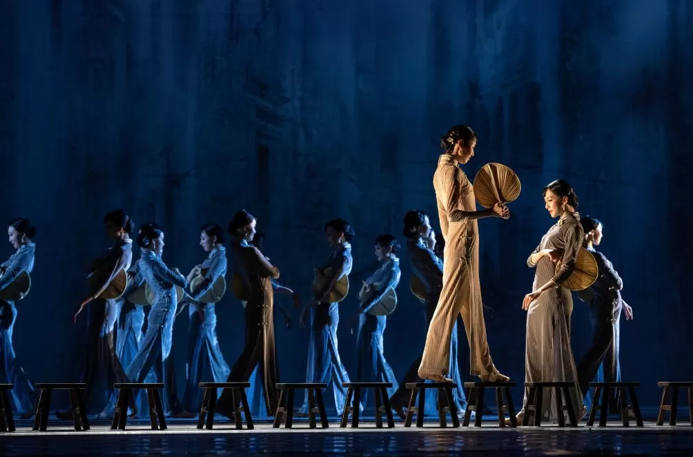 “电波”800场,朱洁静:我从泥土缝里重新长了一遍-第2张图片- “电波”800场,朱洁静:我从泥土缝里重新长了一遍-第2张图片-