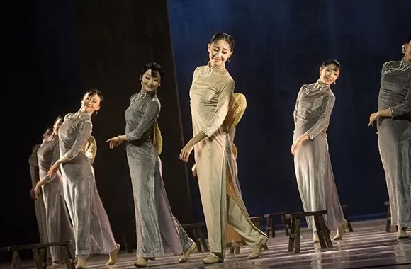 “电波”800场,朱洁静:我从泥土缝里重新长了一遍-第3张图片- “电波”800场,朱洁静:我从泥土缝里重新长了一遍-第3张图片-