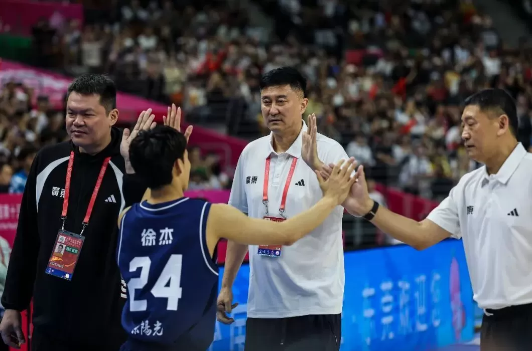 时隔12年广东再摘男篮金牌，杜锋从球员到教练成就三冠王-第3张图片-