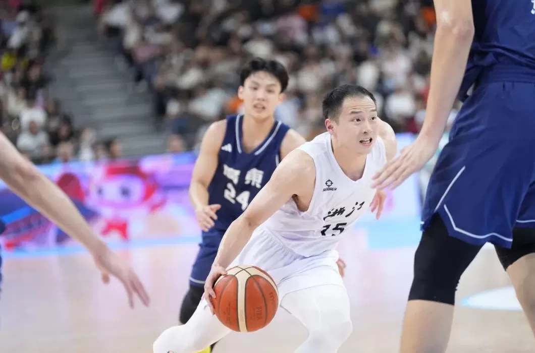 时隔12年广东再摘男篮金牌，杜锋从球员到教练成就三冠王-第4张图片-