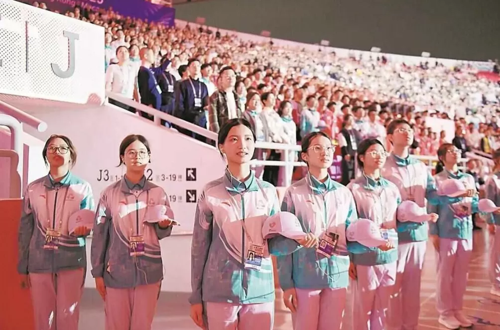 粤港澳2950名“小海豚” 护航十五运会开幕式-第1张图片- 粤港澳2950名“小海豚” 护航十五运会开幕式-第1张图片-