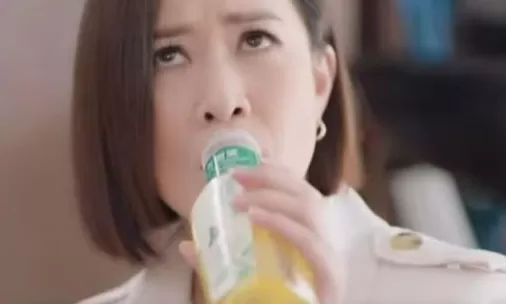 《新闻女王2》拍成广告女王！巨亏30亿的TVB，想多来几个“佘诗曼”-第5张图片-