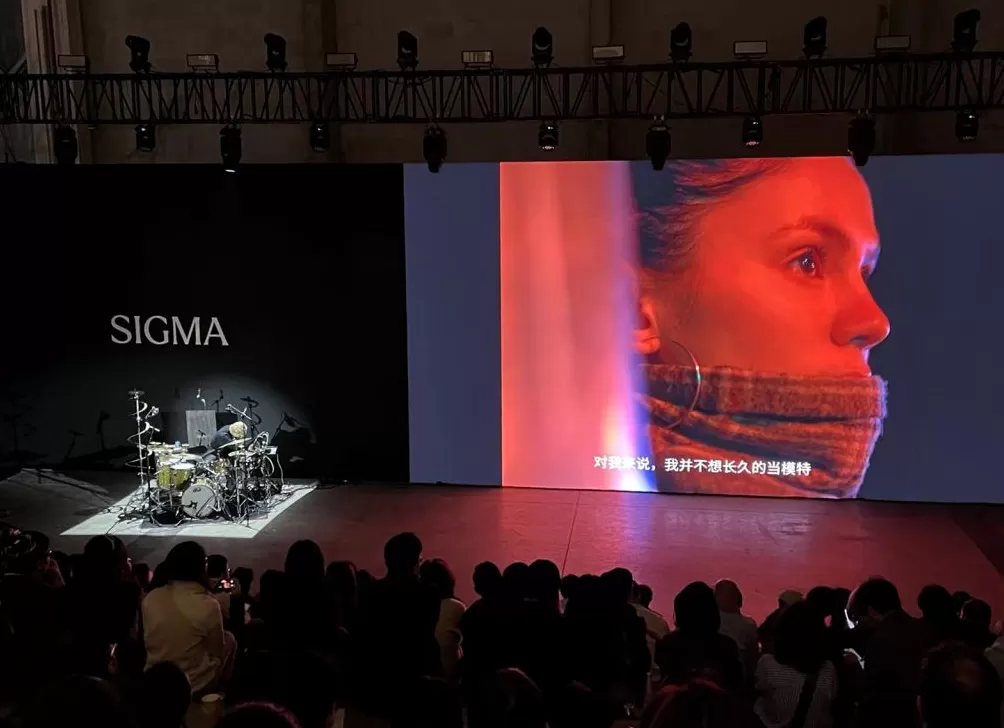 2025西岸艺博会在沪开幕,当代艺术市场上摄影作品不多-第1张图片- 2025西岸艺博会在沪开幕,当代艺术市场上摄影作品不多-第1张图片-