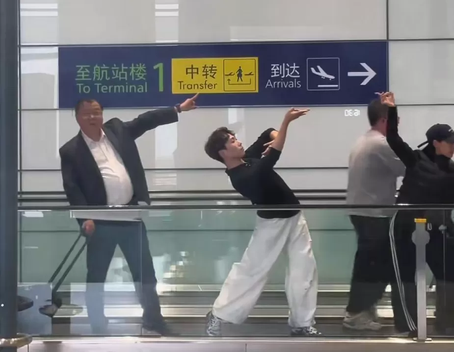上海机场“飞天大叔不理解但照做”，本人回应-第1张图片-