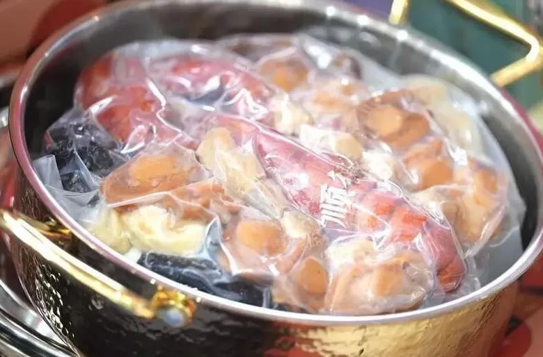 2块钱一餐，“禁止新鲜肉菜”，他开的预制餐厅没人反对-第4张图片-