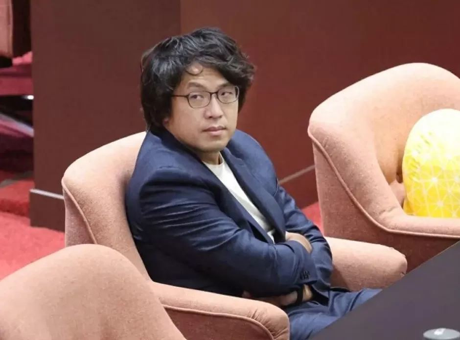 沈伯洋台北大学任教,家长忧:洗脑学生,替“黑熊学院”卖命-第1张图片- 沈伯洋台北大学任教,家长忧:洗脑学生,替“黑熊学院”卖命-第1张图片-