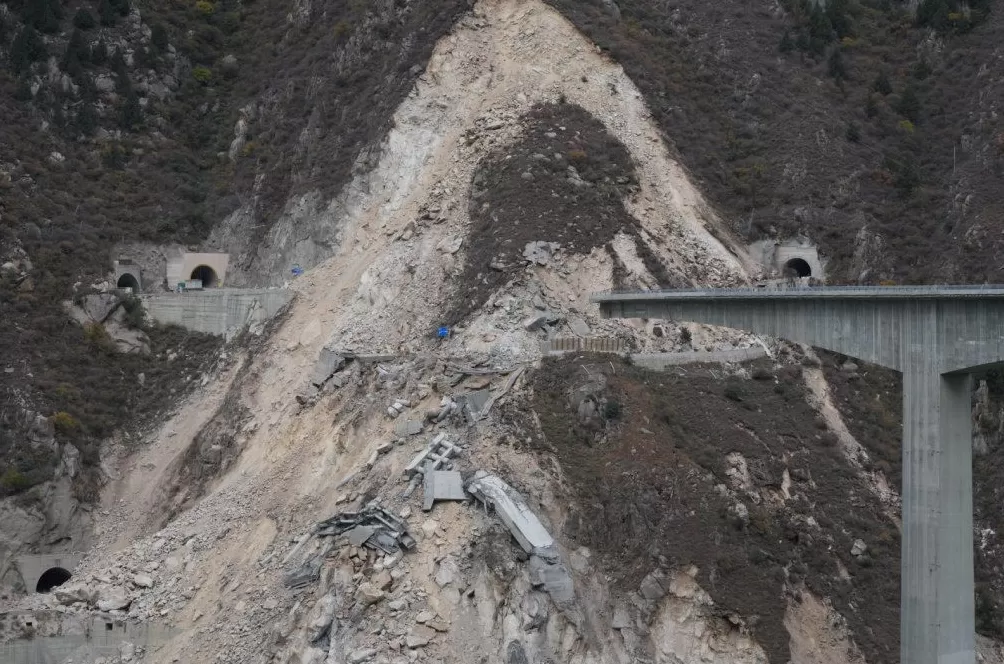 复盘四川双江口垮桥:货车司机发现裂缝后上报,官方快速管制免于伤亡-第1张图片- 复盘四川双江口垮桥:货车司机发现裂缝后上报,官方快速管制免于伤亡-第1张图片-