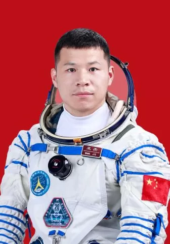 图说|神舟二十乘组凯旋:镜头内外两个王杰的航天缘-第2张图片- 图说|神舟二十乘组凯旋:镜头内外两个王杰的航天缘-第2张图片-