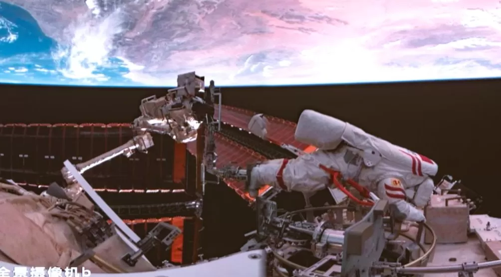 图说|神舟二十乘组凯旋:镜头内外两个王杰的航天缘-第12张图片- 图说|神舟二十乘组凯旋:镜头内外两个王杰的航天缘-第12张图片-