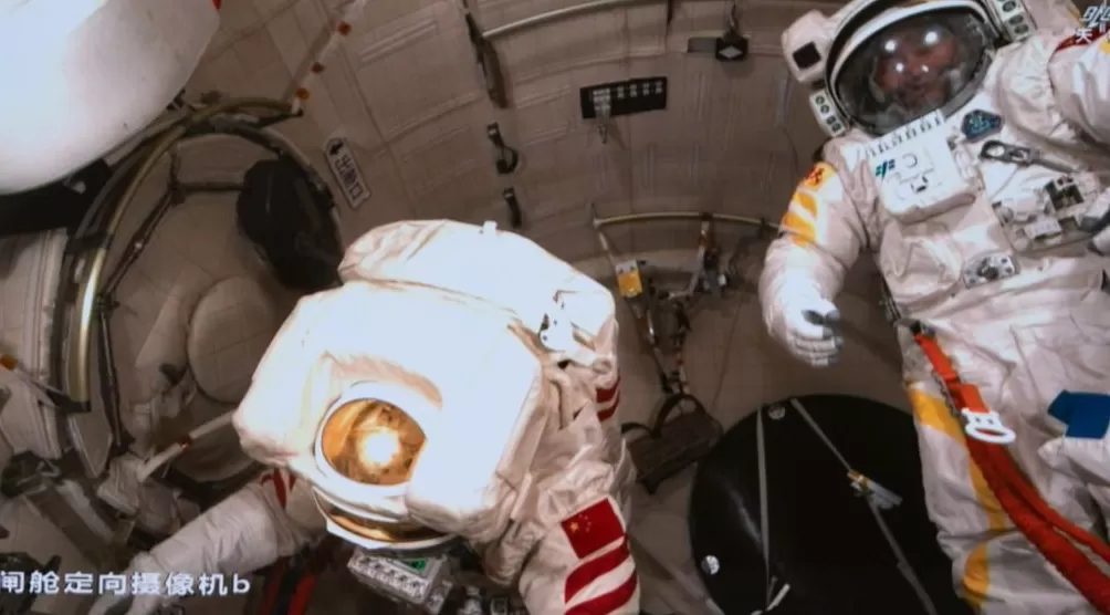 图说|神舟二十乘组凯旋:镜头内外两个王杰的航天缘-第13张图片- 图说|神舟二十乘组凯旋:镜头内外两个王杰的航天缘-第13张图片-