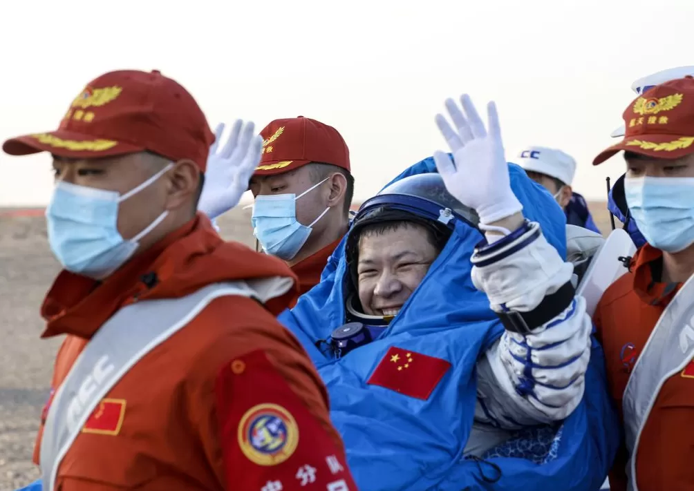 图说|神舟二十乘组凯旋:镜头内外两个王杰的航天缘-第17张图片- 图说|神舟二十乘组凯旋:镜头内外两个王杰的航天缘-第17张图片-