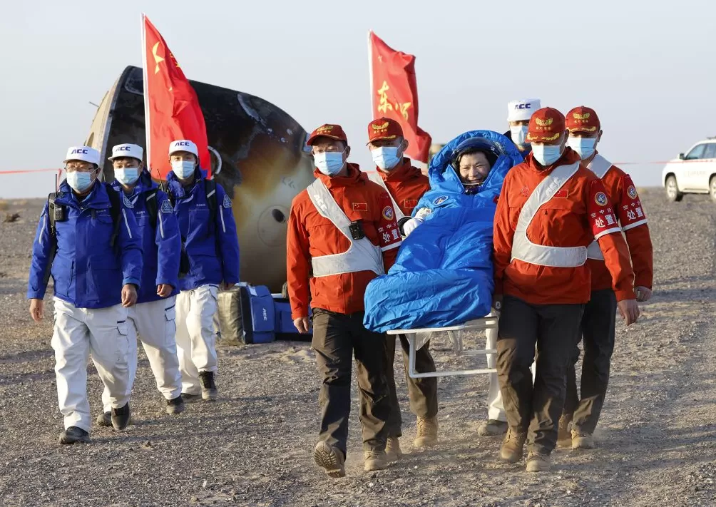 图说|神舟二十乘组凯旋:镜头内外两个王杰的航天缘-第18张图片- 图说|神舟二十乘组凯旋:镜头内外两个王杰的航天缘-第18张图片-