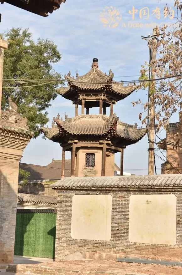 中国有约|国际友人走进“活着的明清小城”感受汾城古建筑群的历史魅力-第5张图片- 中国有约|国际友人走进“活着的明清小城”感受汾城古建筑群的历史魅力-第5张图片-