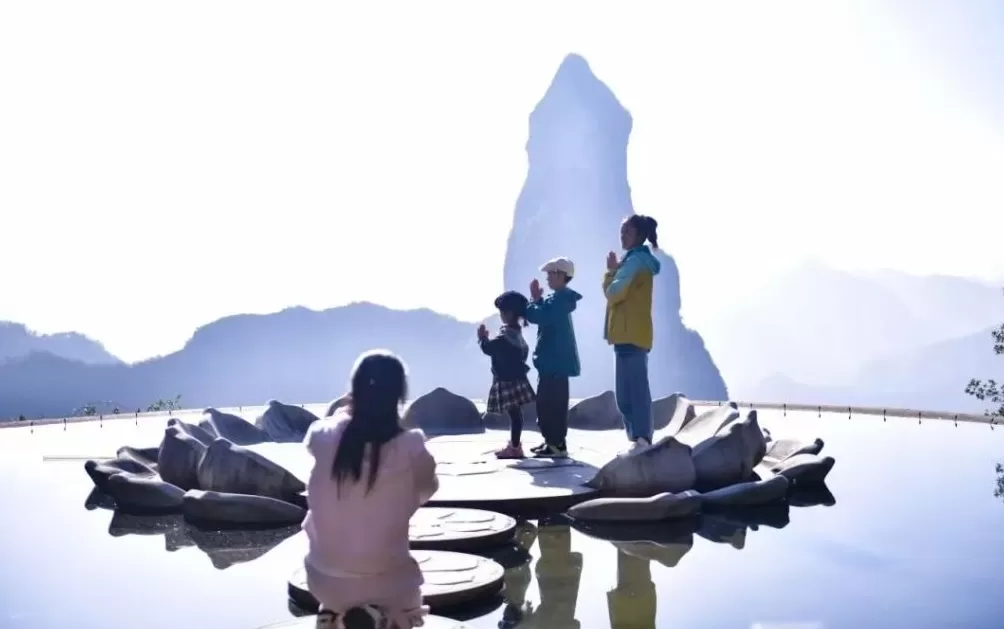 中小学秋假火了亲子游,四川、浙江多景区因游客量饱和限流-第2张图片- 中小学秋假火了亲子游,四川、浙江多景区因游客量饱和限流-第2张图片-