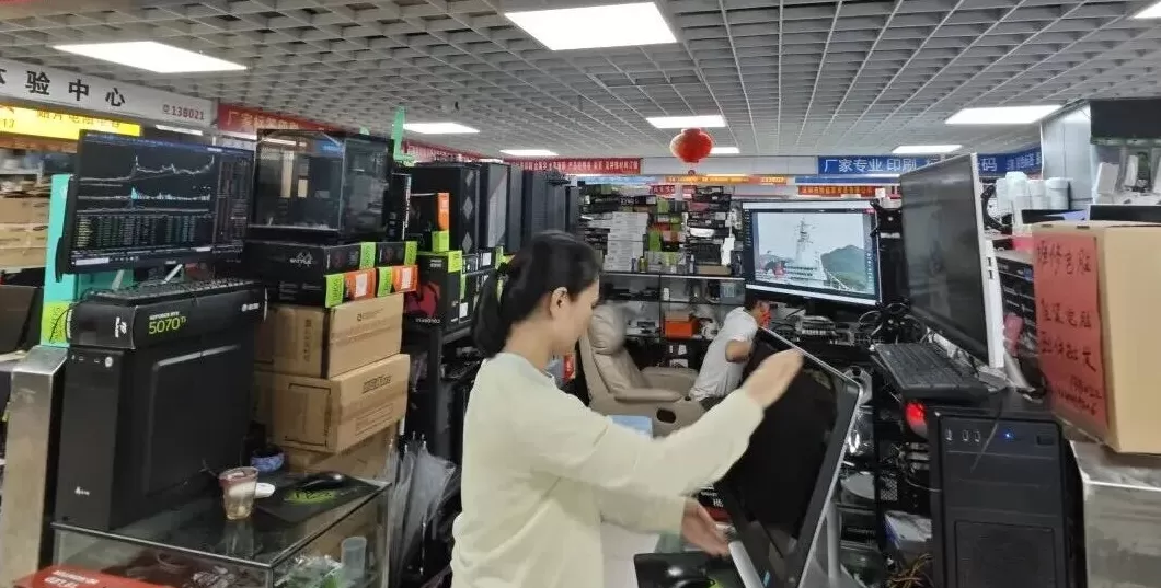 实探华强北丨“上午和下午的价格都不一样”，内存条炒成“黑金条”-第2张图片-