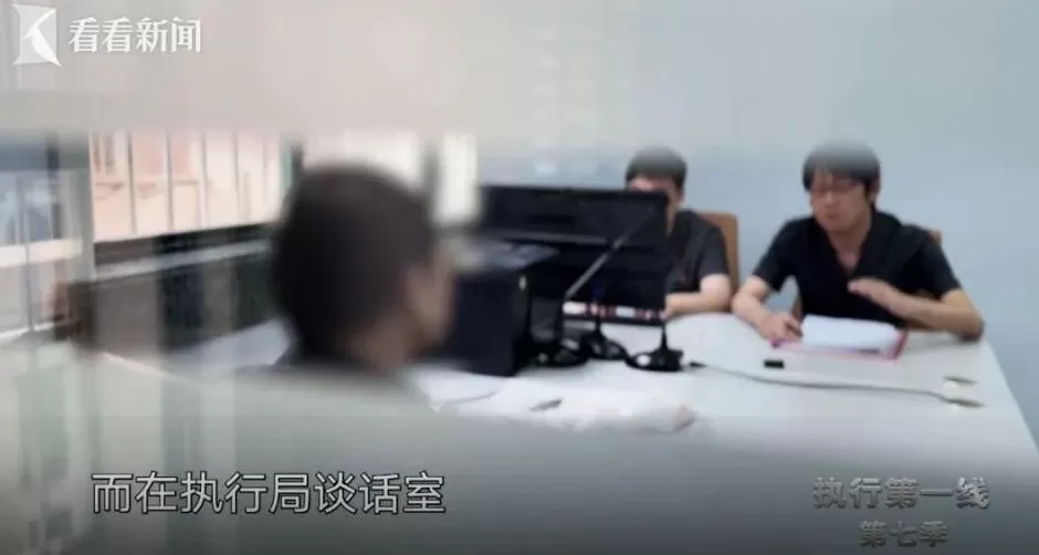 上海网红爷叔,在南浦大桥下等待爱情?真实一面曝光-第4张图片- 上海网红爷叔,在南浦大桥下等待爱情?真实一面曝光-第4张图片-