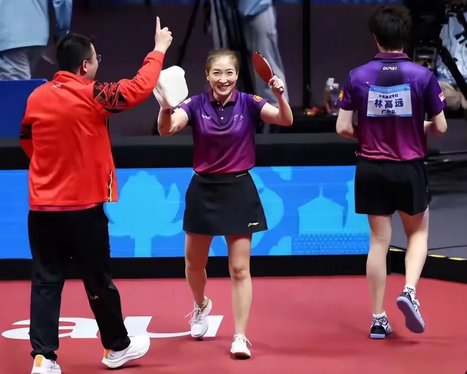 争议!何卓佳赛点被罚张超惹质疑,陈梦朱雨玲被传高科技“作弊”-第5张图片- 争议!何卓佳赛点被罚张超惹质疑,陈梦朱雨玲被传高科技“作弊”-第5张图片-