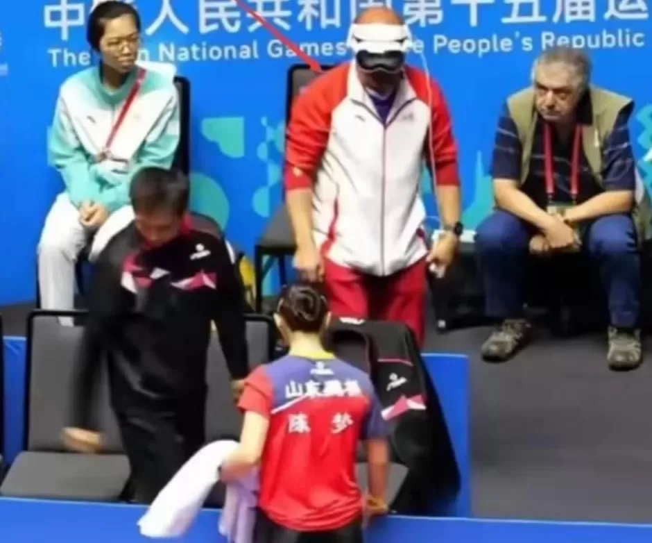 争议!何卓佳赛点被罚张超惹质疑,陈梦朱雨玲被传高科技“作弊”-第8张图片- 争议!何卓佳赛点被罚张超惹质疑,陈梦朱雨玲被传高科技“作弊”-第8张图片-