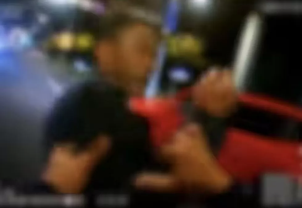 醉酒兄弟俩阻碍交警执法被拘,一人还咬伤民警手指涉嫌袭警罪-第1张图片- 醉酒兄弟俩阻碍交警执法被拘,一人还咬伤民警手指涉嫌袭警罪-第1张图片-