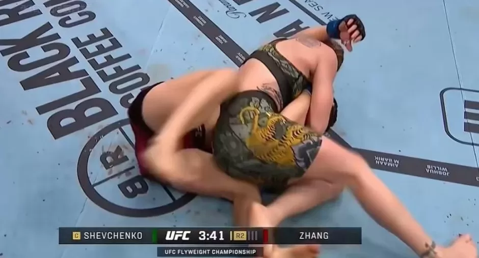 升重挑战失利!张伟丽不敌舍甫琴科,无缘蝇量级金腰带-第2张图片- 升重挑战失利!张伟丽不敌舍甫琴科,无缘蝇量级金腰带-第2张图片-