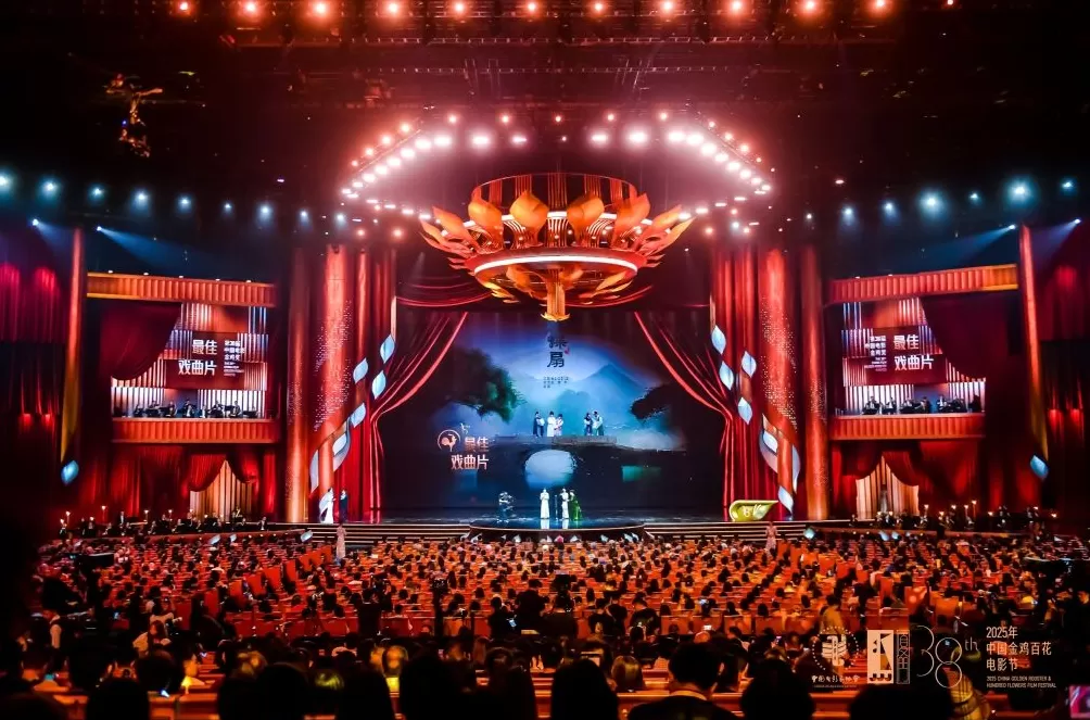 福建戏曲电影《双蝶扇》获金鸡奖,年轻团队如何打造国风审美-第2张图片- 福建戏曲电影《双蝶扇》获金鸡奖,年轻团队如何打造国风审美-第2张图片-