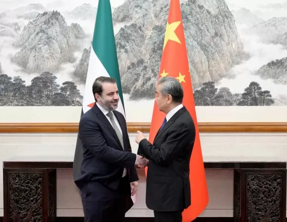 王毅同叙利亚过渡政府外长会谈:中方愿积极考虑参与叙经济重建-第2张图片- 王毅同叙利亚过渡政府外长会谈:中方愿积极考虑参与叙经济重建-第2张图片-