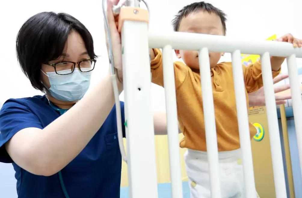复旦儿科医院成立随访中心,去年来救治32周以下早产儿近470例-第1张图片- 复旦儿科医院成立随访中心,去年来救治32周以下早产儿近470例-第1张图片-