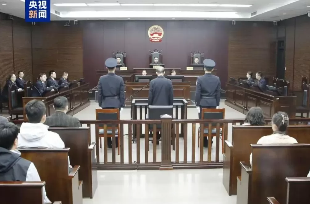 被留置前一晚仍在会所大吃大喝,副部级李显刚,被判无期-第3张图片- 被留置前一晚仍在会所大吃大喝,副部级李显刚,被判无期-第3张图片-