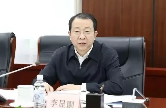 被留置前一晚仍在会所大吃大喝,副部级李显刚,被判无期-第4张图片- 被留置前一晚仍在会所大吃大喝,副部级李显刚,被判无期-第4张图片-