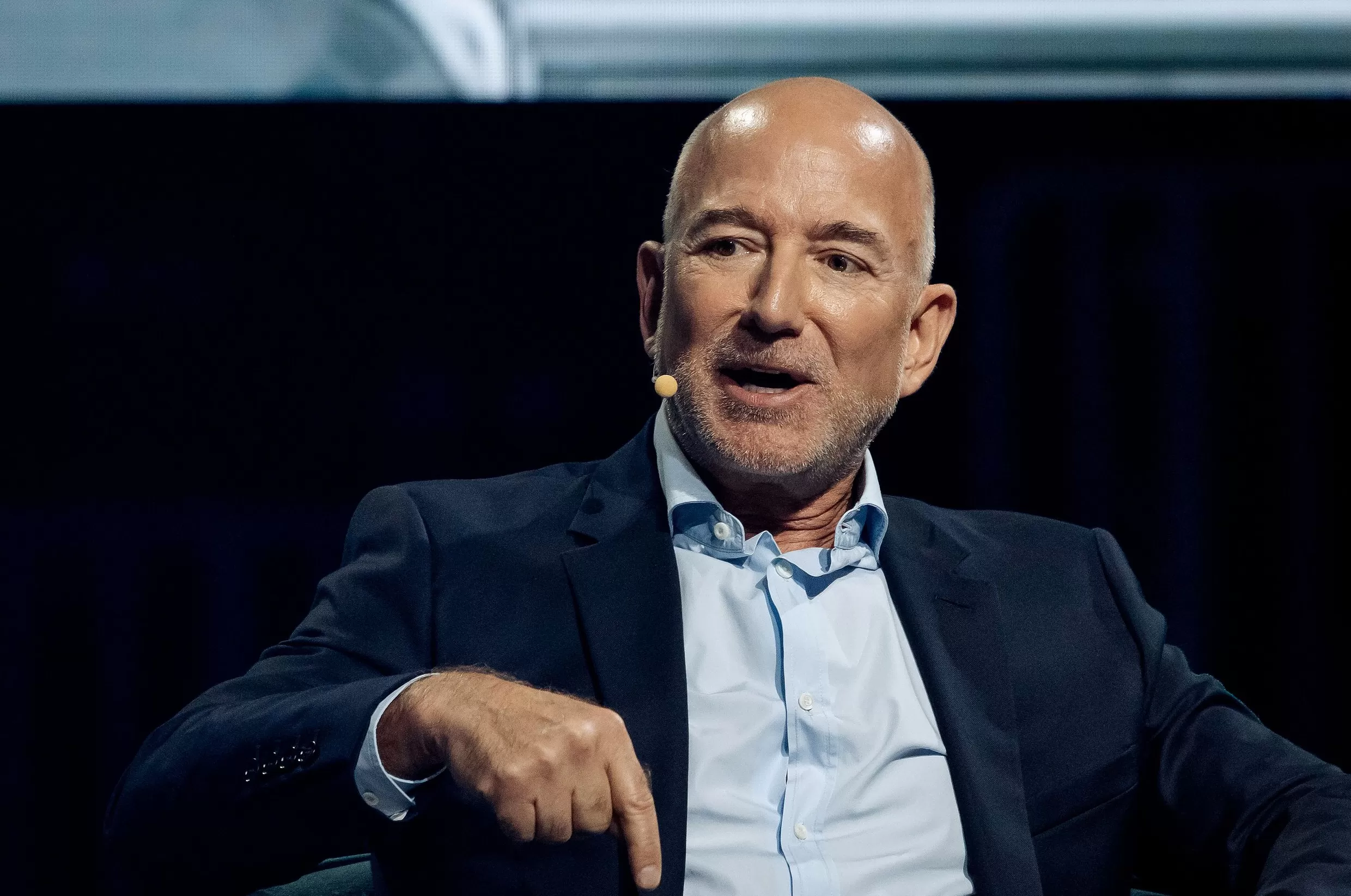 亚马逊创始人贝索斯重出江湖创办AI公司，担任联席CEO-第1张图片-