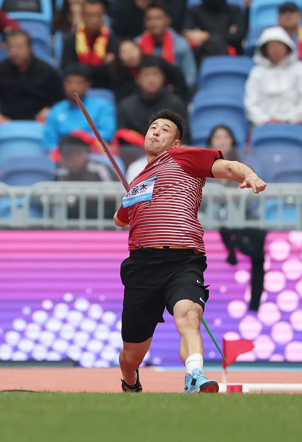 上海选手徐家杰摘得全运会男子标枪铜牌-第3张图片-