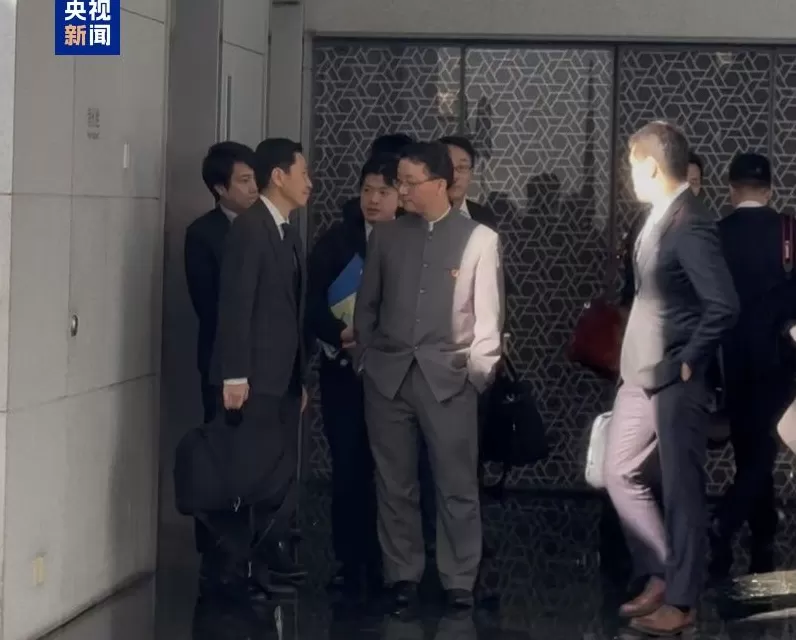 日本外务省官员离开中国外交部，面对媒体提问未给出任何表态-第1张图片-