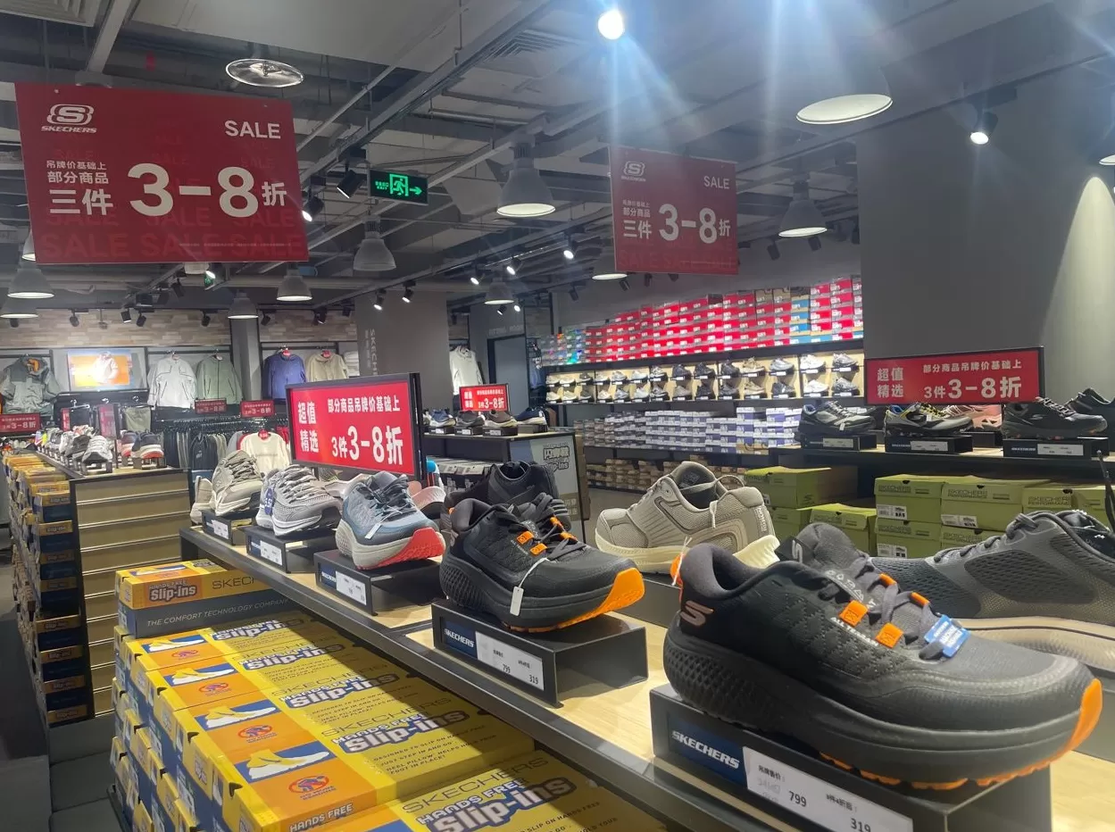加码老人鞋的斯凯奇，在中国如何突破下沉市场？-第3张图片-