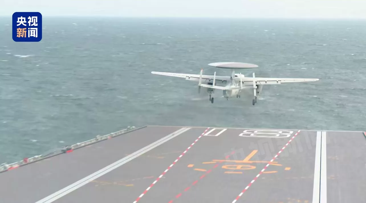 视频丨福建舰开展入列后首次海上实兵训练-第2张图片-